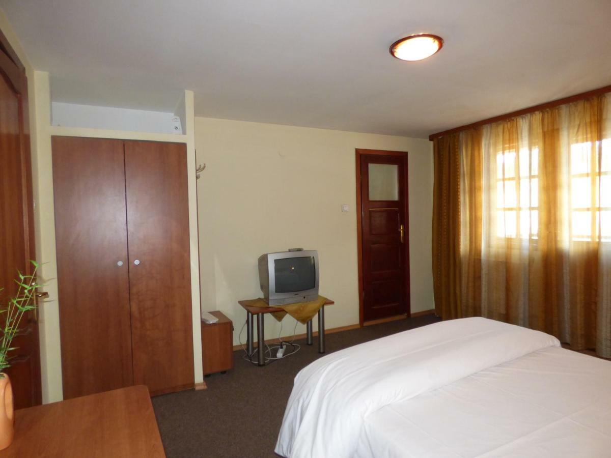 Gura Padurii Hotell Sinaia Exteriör bild